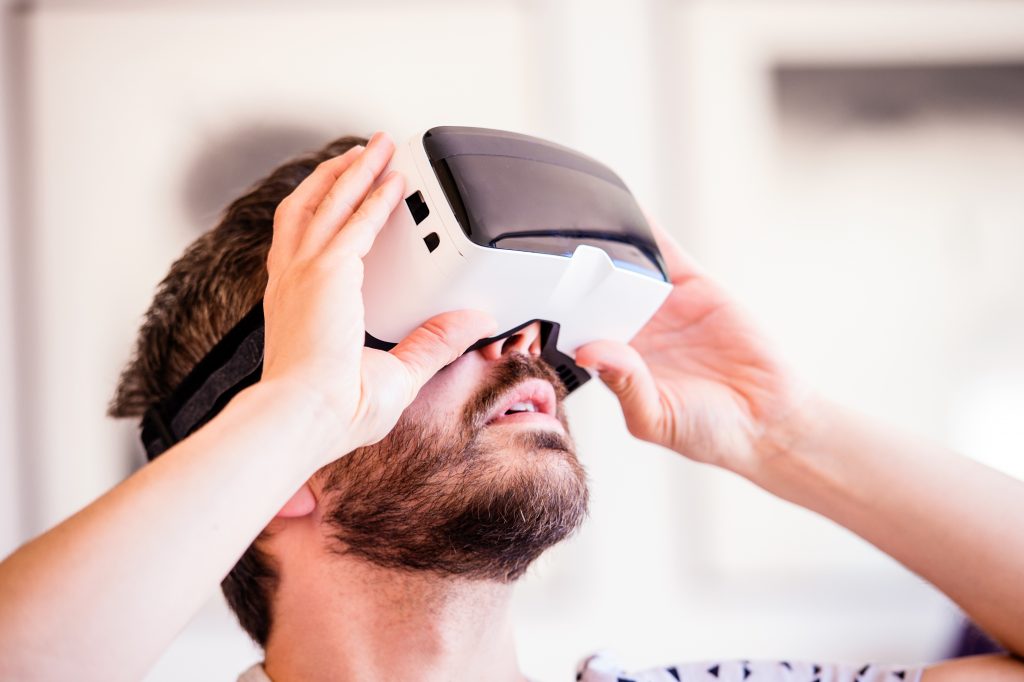 Immersive Reality – How to make VR affordable for the masses